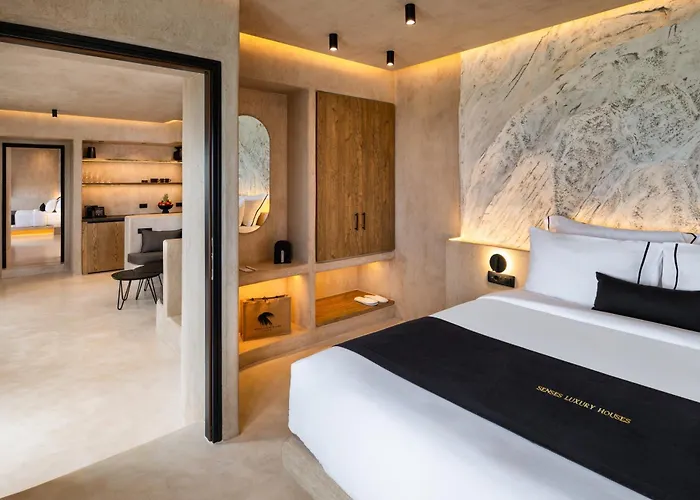 Senses Luxury Houses Fira 